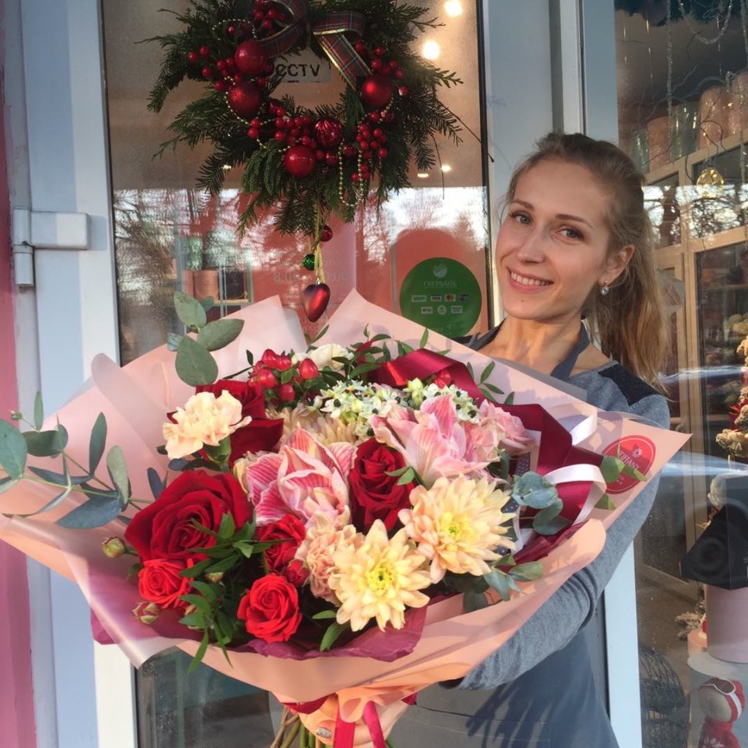 Доброе утро встречаем букетами, прямо вот так, у двери. .
.
Звоните +79000001133
Рашпилевская 28
Работаем с 8:00 до 20:00
tiffanyblooms.ru
.
#букеткраснодар #букет_от_тиффани #tiffanyblooms #flowers #цветыкрд #доставкацветовкраснодар #доставкабукетовкраснодар #букетвшляпнойкоробке